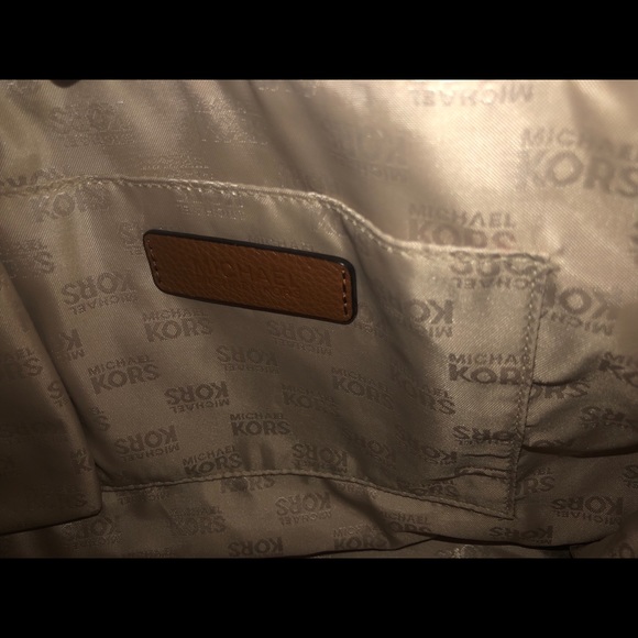 New MK purse - Picture 5 of 6